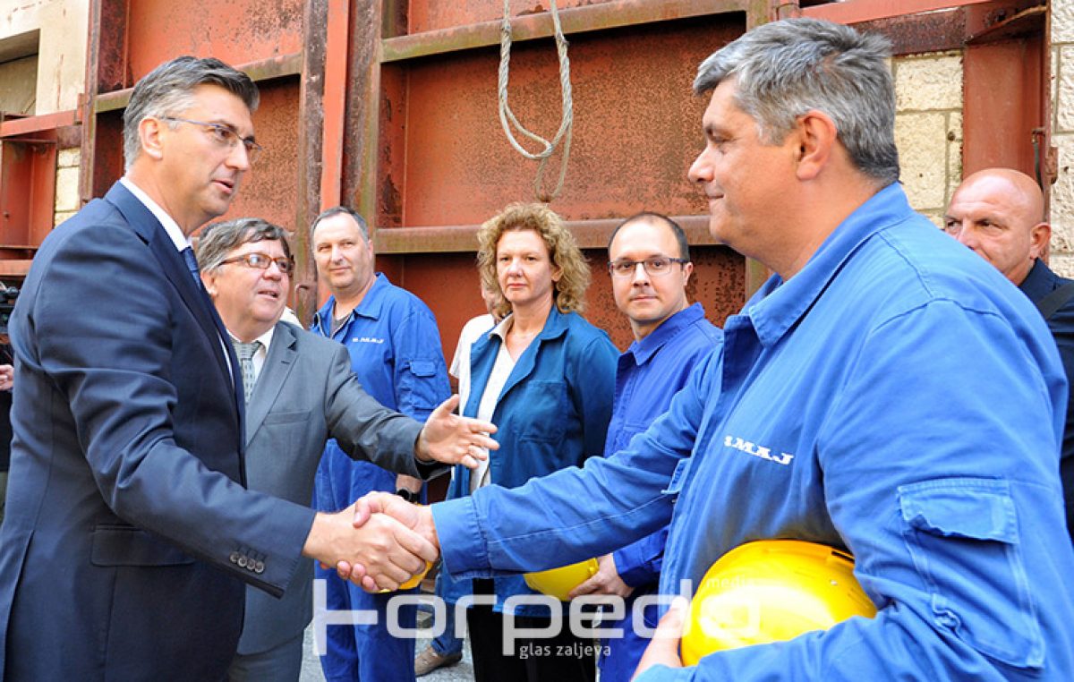 FOTO Premijer Andrej Plenković s ministrima obišao 3.maj