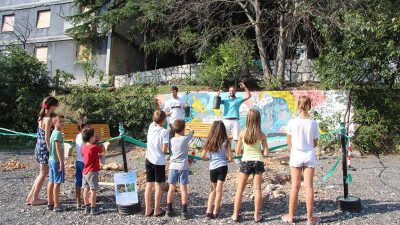 Sadnjom voćaka i izradom murala oplemenili zapušteni park na Kozali