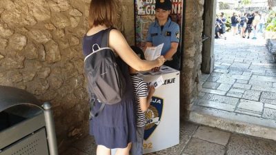 Riječki policajci u suradnji s kolegama iz inozemstva savjetovali turiste o prevenciji kriminaliteta