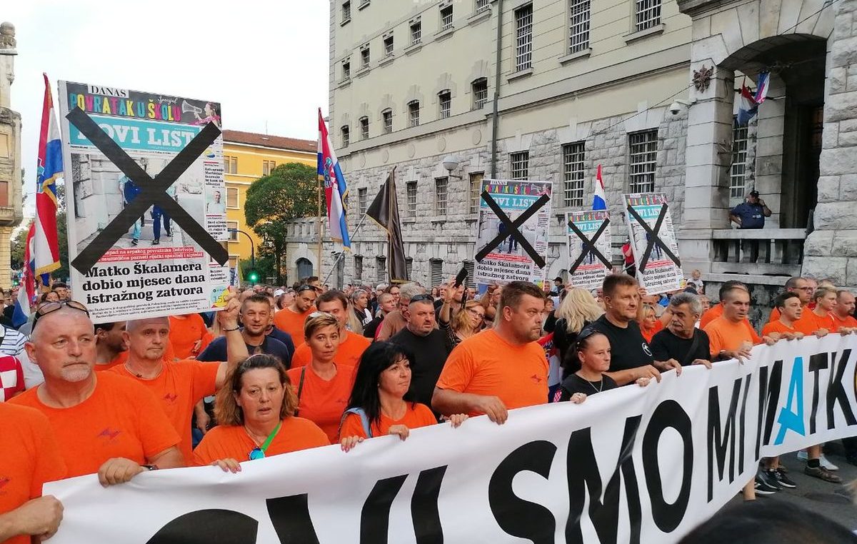 FOTO/VIDEO Prosvjed podrške Matku Škalameri okupio više od 2.500 građana: ‘Danas Matko, sutra svatko’