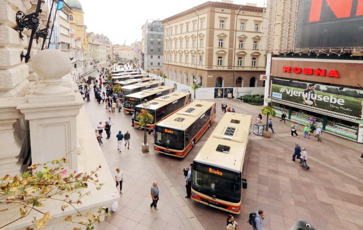 Potpisani ugovori za nabavku novih 15 autobusa iz EU sredstava