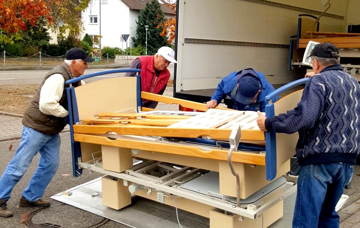 Caritas Rijeka dobio vrijednu donaciju – 18 bolničkih kreveta s električnim mehanizmima i medicinska pomagala