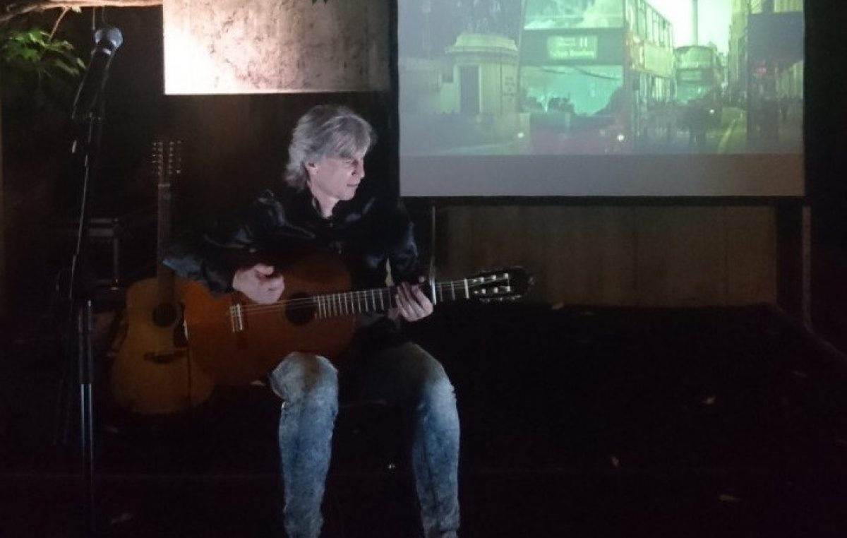 VIDEO Večer dobrih vibracija u Ljubljani – Damir Halilić Hal predstavio ‘Moć gitare’ u Celica ex prison art hostelu