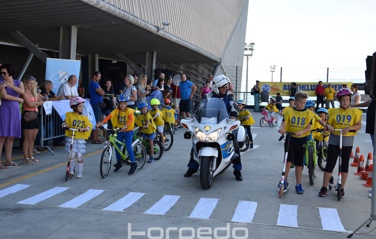 VIDEO/FOTO Autoklub Rijeka i HNK Rijeka zajedno za sigurnost djece u prometu