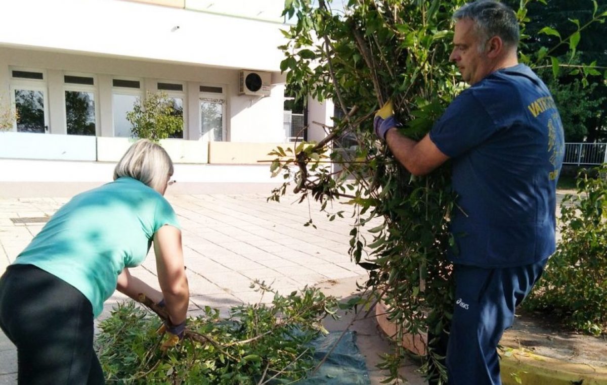 U OKU KAMERE Brojni roditelji, volonteri i djelatnici očistili okoliš Dječjeg vrtića Krnjevo