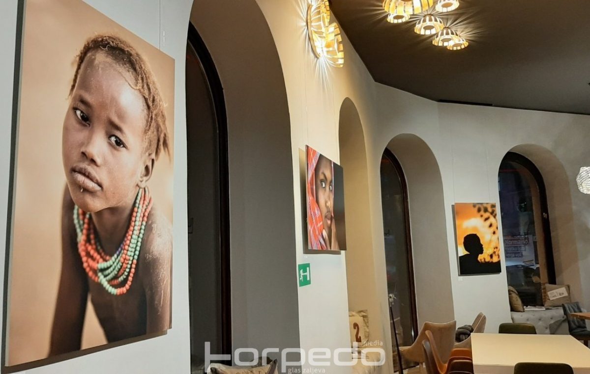 Otvorenje izložbe fotografija Ive Znaor ‘WATU WA AFRIKA’