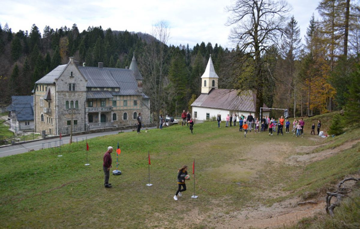 U sklopu projekta RiMove za riječke osnovnoškolce organiziran dvodnevni sportski izlet u Staru Sušicu