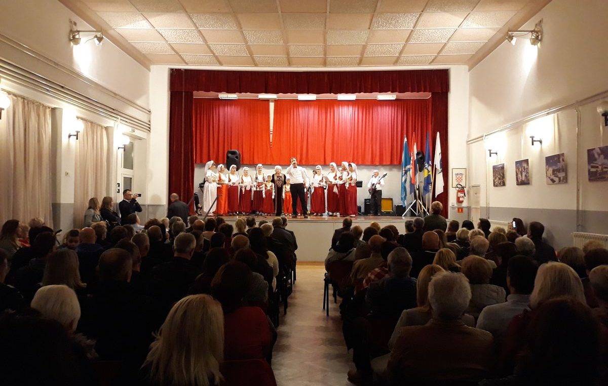 U OKU KAMERE Sevdah, ples i poezija: U Viškovu završili Dani bošnjačke kulture