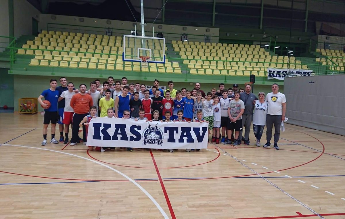 Košarkaški klub Kastav prikuplja sredstva za kupnju novog kombija – Sadašnji iz 1997. godine je ‘dao svoje’