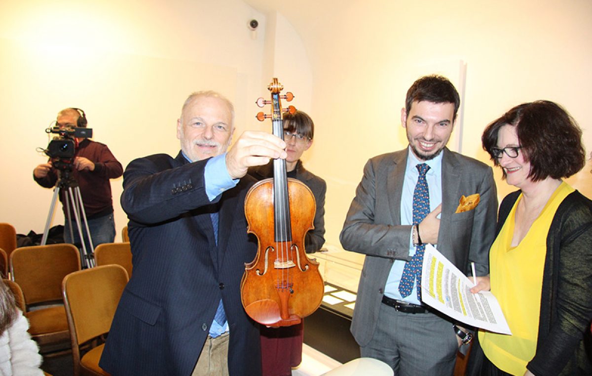 Stradivarijeva i Guarnerijeva violina zvijezde izložbe o Franu Kresniku koja se sutra otvara u Guvernerovoj palači