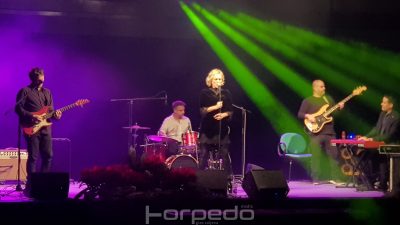 FOTO/VIDEO Vanna na emotivnom koncertu ispunila dvoranu Kostrena nježnim melodijama