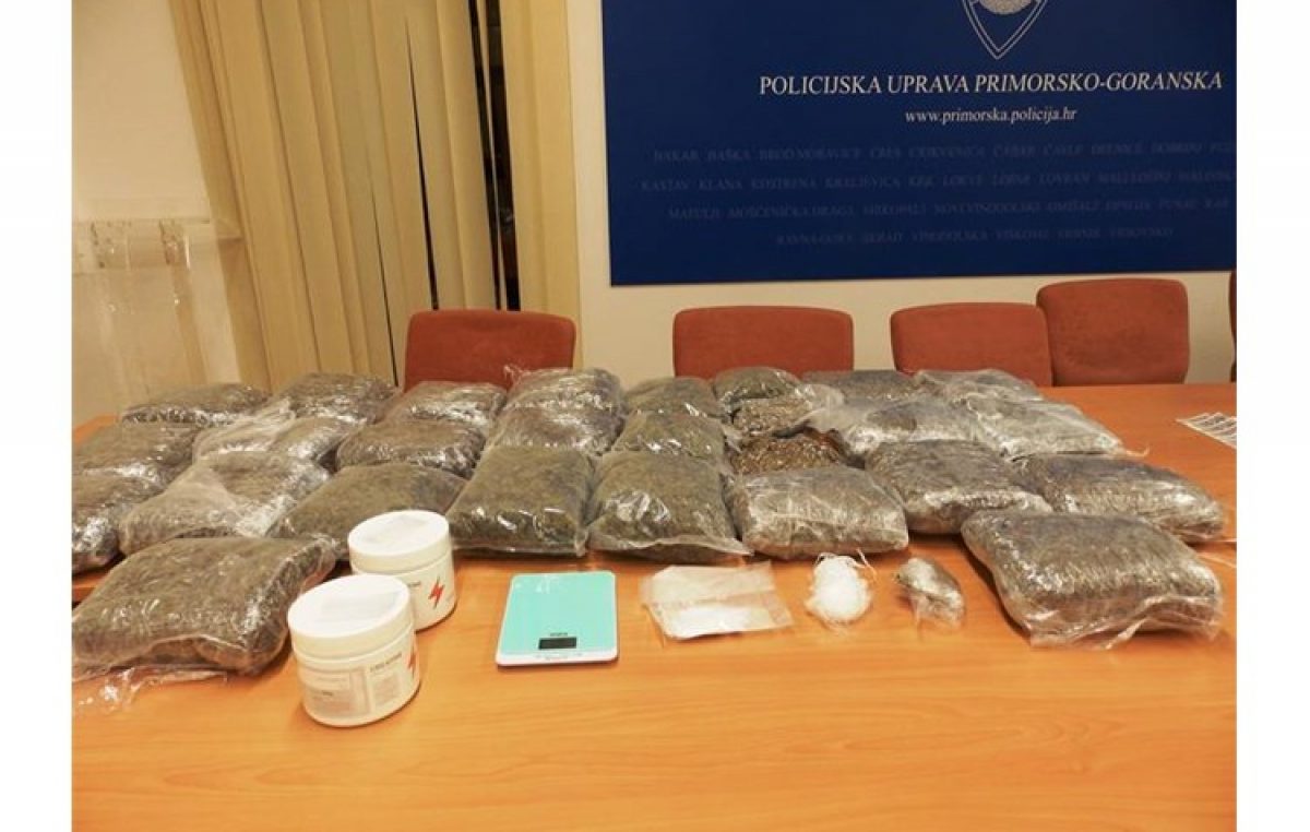 Rezultati opsežne akcije PU Primorsko-goranske: Zaplijenjeno gotovo 25 kilograma marihuane, privedene dvije osobe