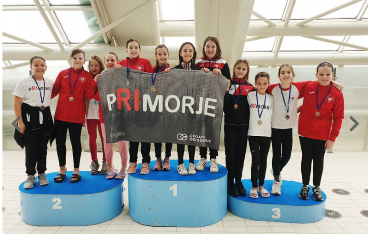Mladi Primorjaši na regionalnom prvenstvu doplivali do čak 111 medalja