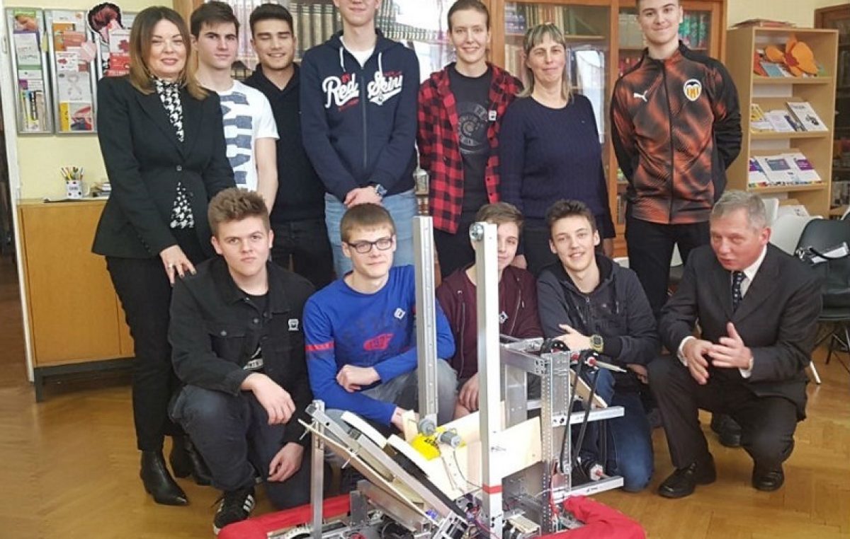 U OKU KAMERE Učenici GAM-a predstavnici Hrvatske na FIRST Robotics Competition u Turskoj