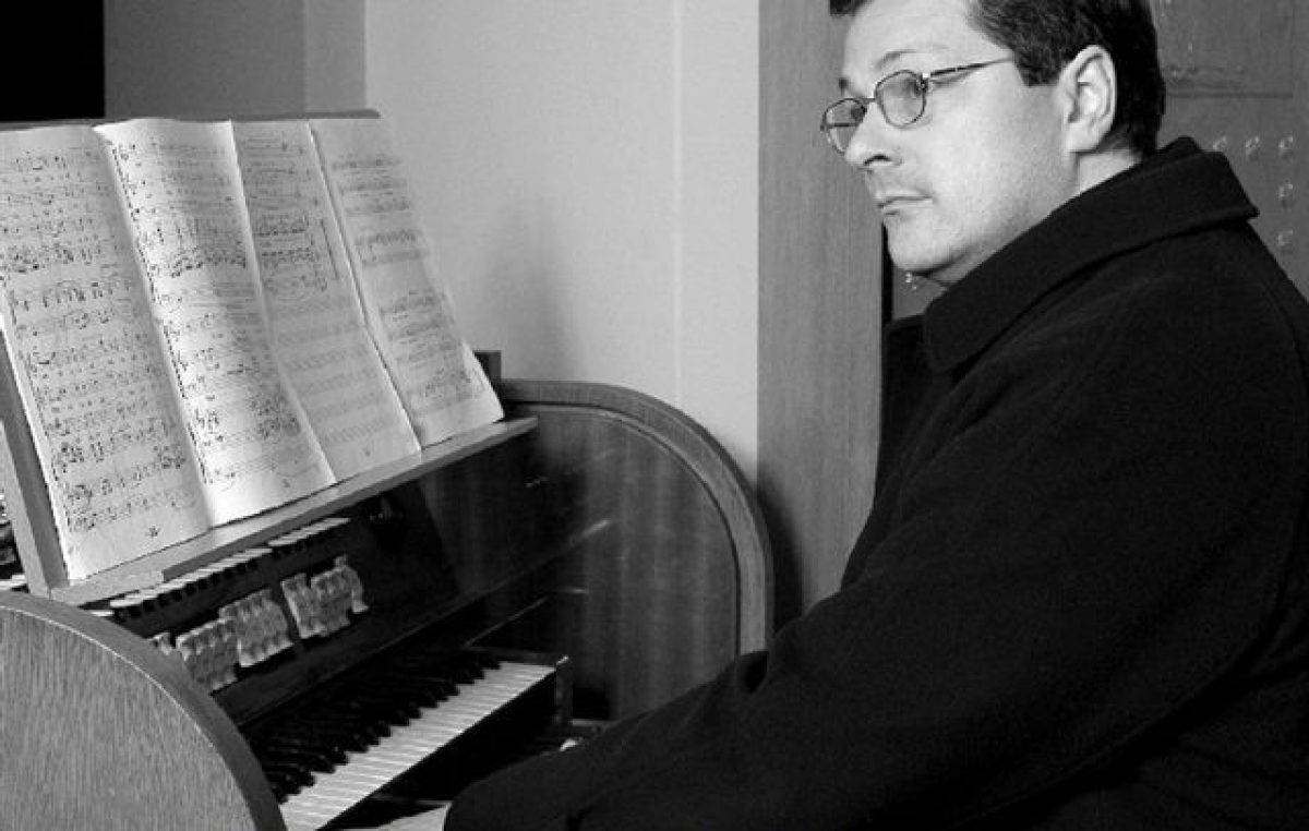 Riječki pijanist i skladatelj Roberto Haller preminuo je jučer nakon duge i teške bolesti