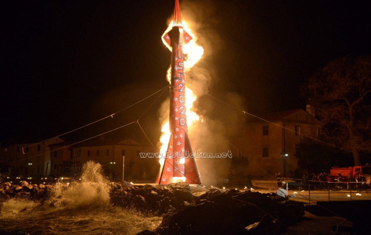 VIDEO/FOTO Okončano je karnevalsko doba – Spektakularno paljenje rakete ponovo oduševilo publiku @ Mošćenička Draga