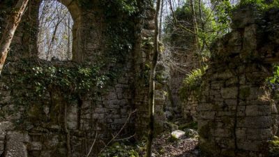 FOTO Napušteno selo Cari – Mistično mjesto Kastavske šume
