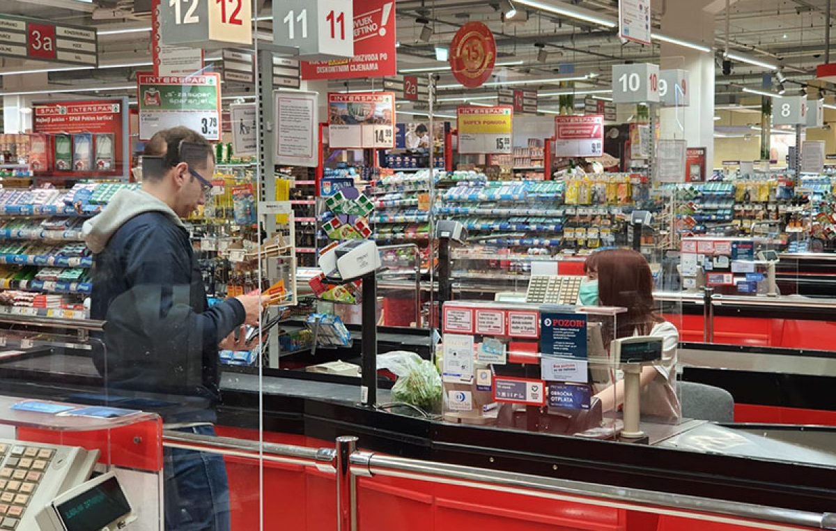 SPAR i INTERSPAR trgovine na području PGŽ uvele dodatne mjere zaštite djelatnika i kupaca