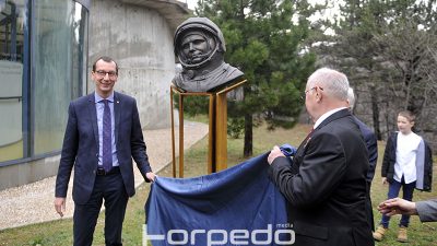 VIDEO/FOTO u Park šumi kompleksa Astronomskog centra Rijeka otkrivena bista Yurija Gagarina, prvog čovjeka u svemiru