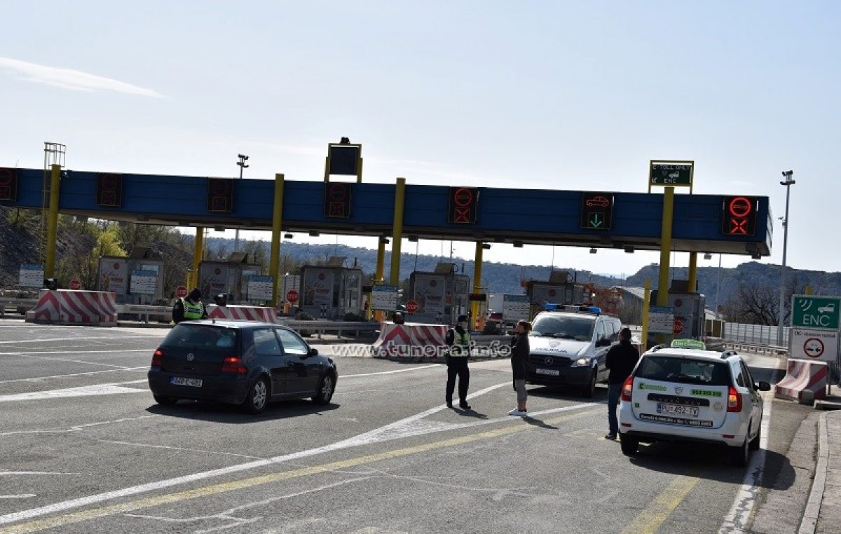 U OKU KAMERE Zbog pojačane migracije iz unutrašnjosti Hrvatske na Kikovici i Krčkom mostu postavljeni kontrolni punktovi