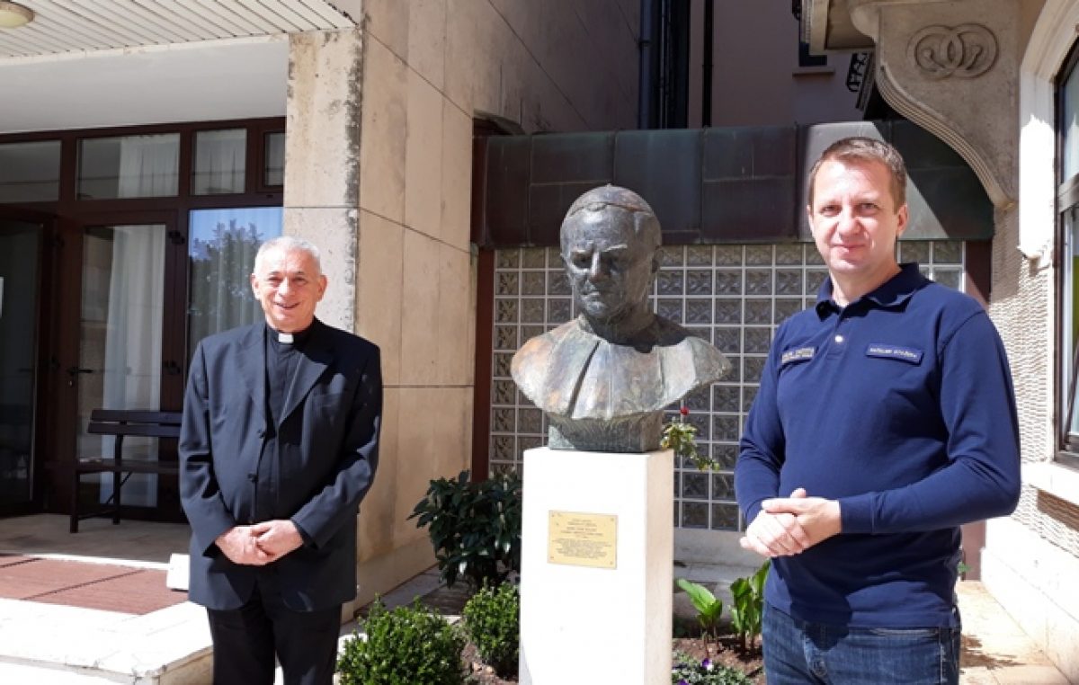 Susret nadbiskupa Devčića i načelnika Stožera Borasa Mandića: ‘Obvezuje nas briga za tuđi život’