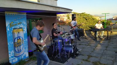 Muzika s krovova vol. 3 – Splash Band s krova zgrade u Laginjinoj rasplesao Belveder, Kozalu i online publiku