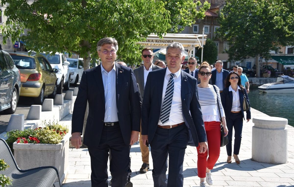 Premijer Plenković posjetio Bakar: Vlada je u PGŽ isplatila 343 milijuna kuna za očuvanje radnih mjesta