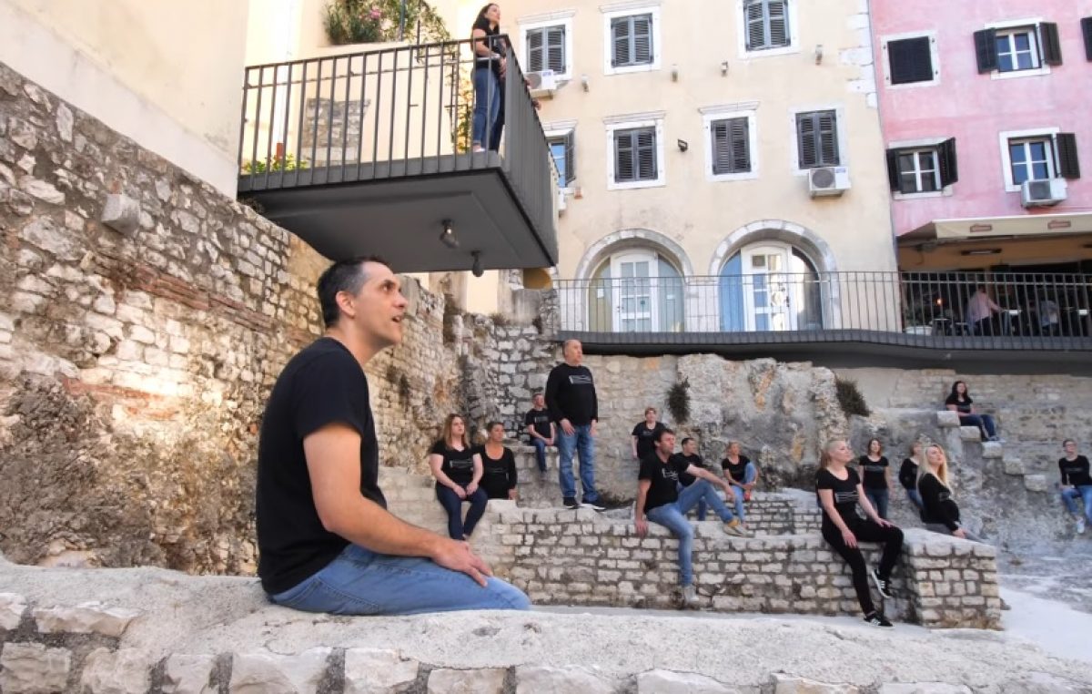 VIDEO Fiume nel mio cuor – Riječki komorni zbor “Val” pripremio je glazbeni dar svome gradu