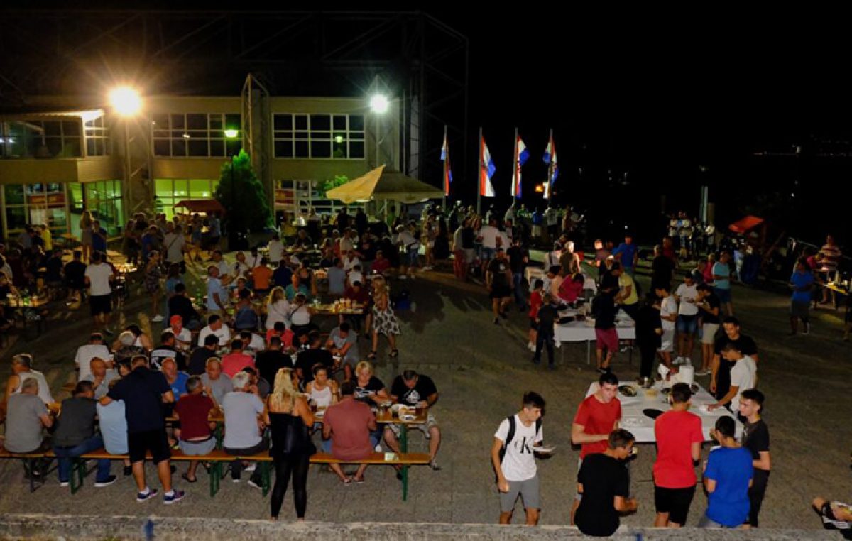 Bogatim sportskim vikendom u Kostreni je obilježena 25. godišnjica Oluje