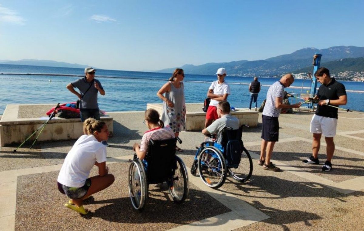 Održana manifestacija „Važnost tjelesne aktivnosti na otvorenom“ na plaži za osobe s invaliditetom „Kostanj