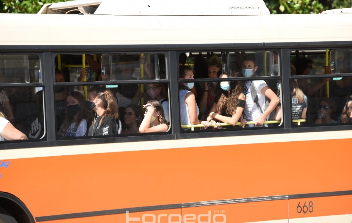 Marko Boras Mandić: Zbog čega se u javnom prijevozu nema mjere o četiri kvadrata po osobi?