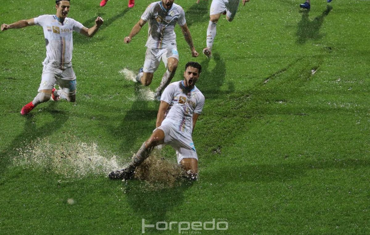 FOTO/VIDEO Kolos potopila ‘Nevera s Kvarnera’: Rijeka slavila u napetoj utakmici 3. pretkola Europske lige