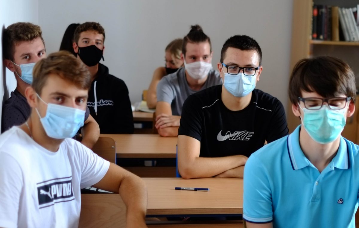 FOTO Fotografije učenika s maskama na licu svi ćemo zapamtiti za cijeli život