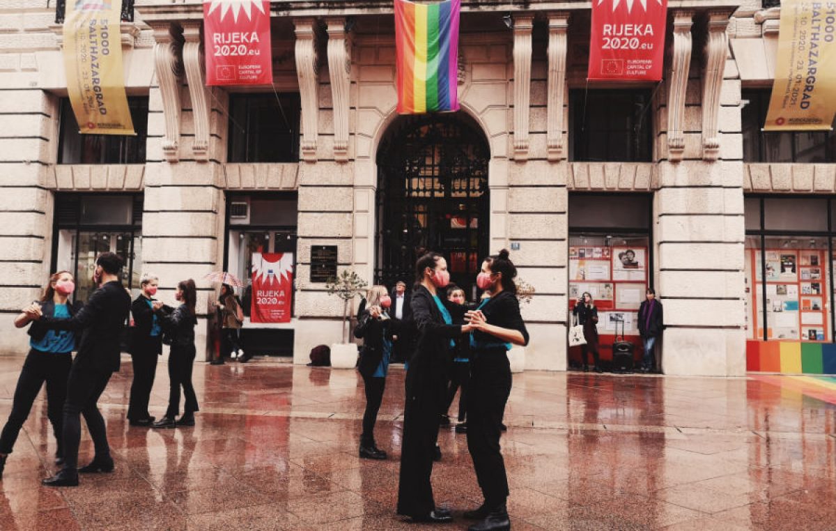 Pod zastavama duginih boja na Korzu otvoren 4. Festival queer i feminističke kulture Smoqua