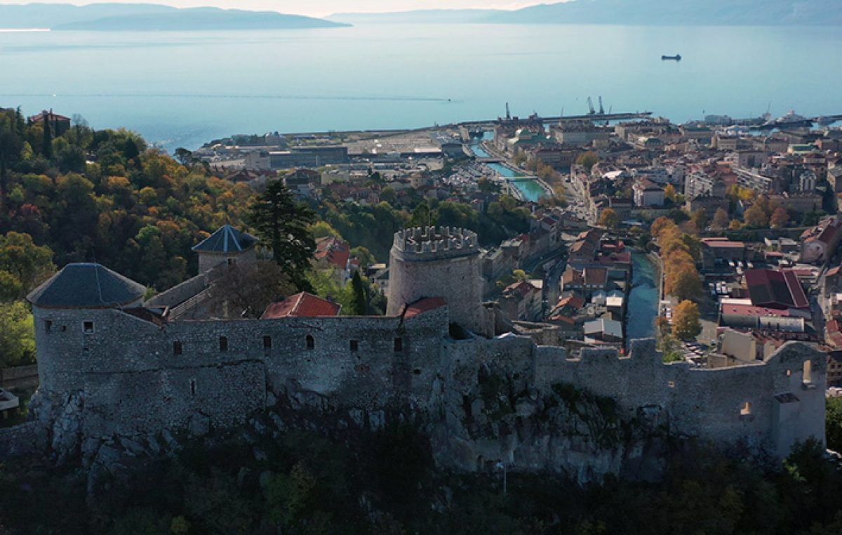 VIDEO Panorama Rijeke otišla u svijet uz nastup Dalton Trance Teleporta na Trsatskom kaštelu