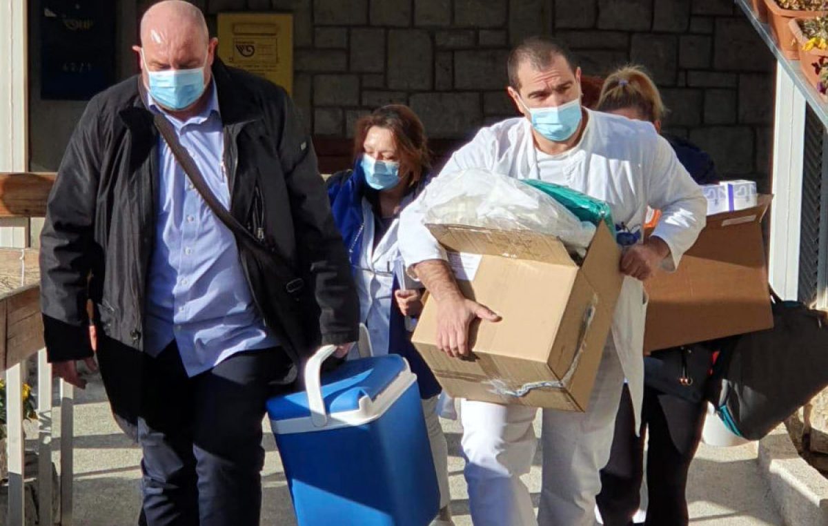 Cijepljenje prvih 200 djelatnika KBC-a Rijeka protiv SARS-CoV-2 počinje u ponedjeljak