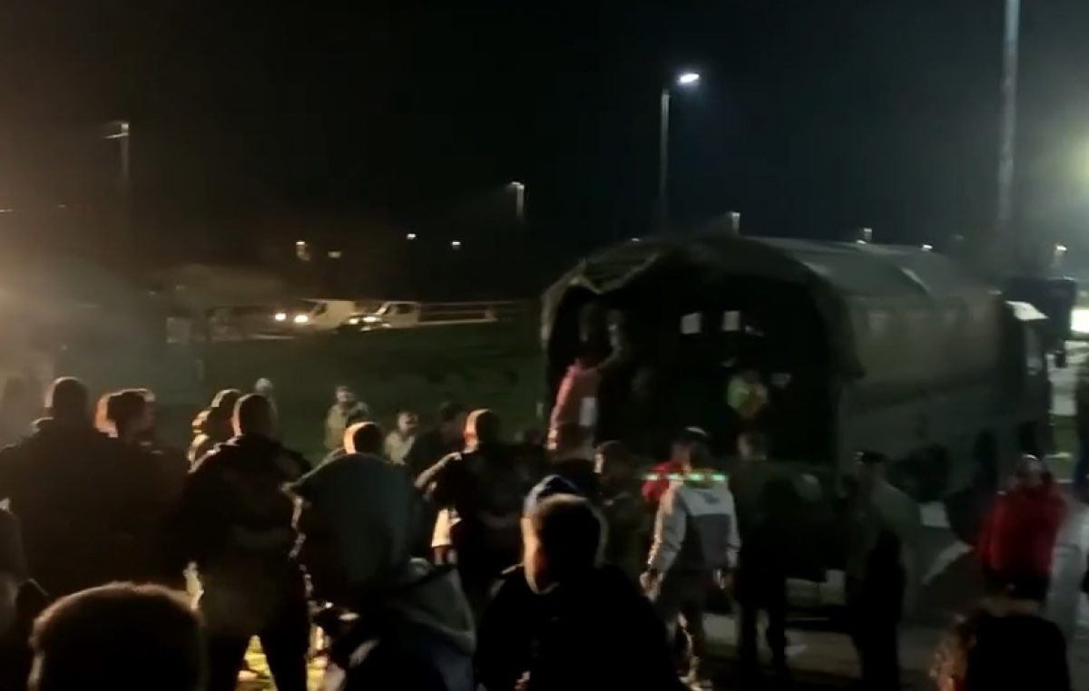 [VIDEO] Prihvatni centar na ulazu u Petrinju u punom pogonu, iz PGŽ-a stigla prva teretna vozila s potrepštinama