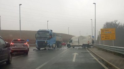 Prometna nesreća na novoj cesti za Viškovo: Sudarili se kamion i kombi