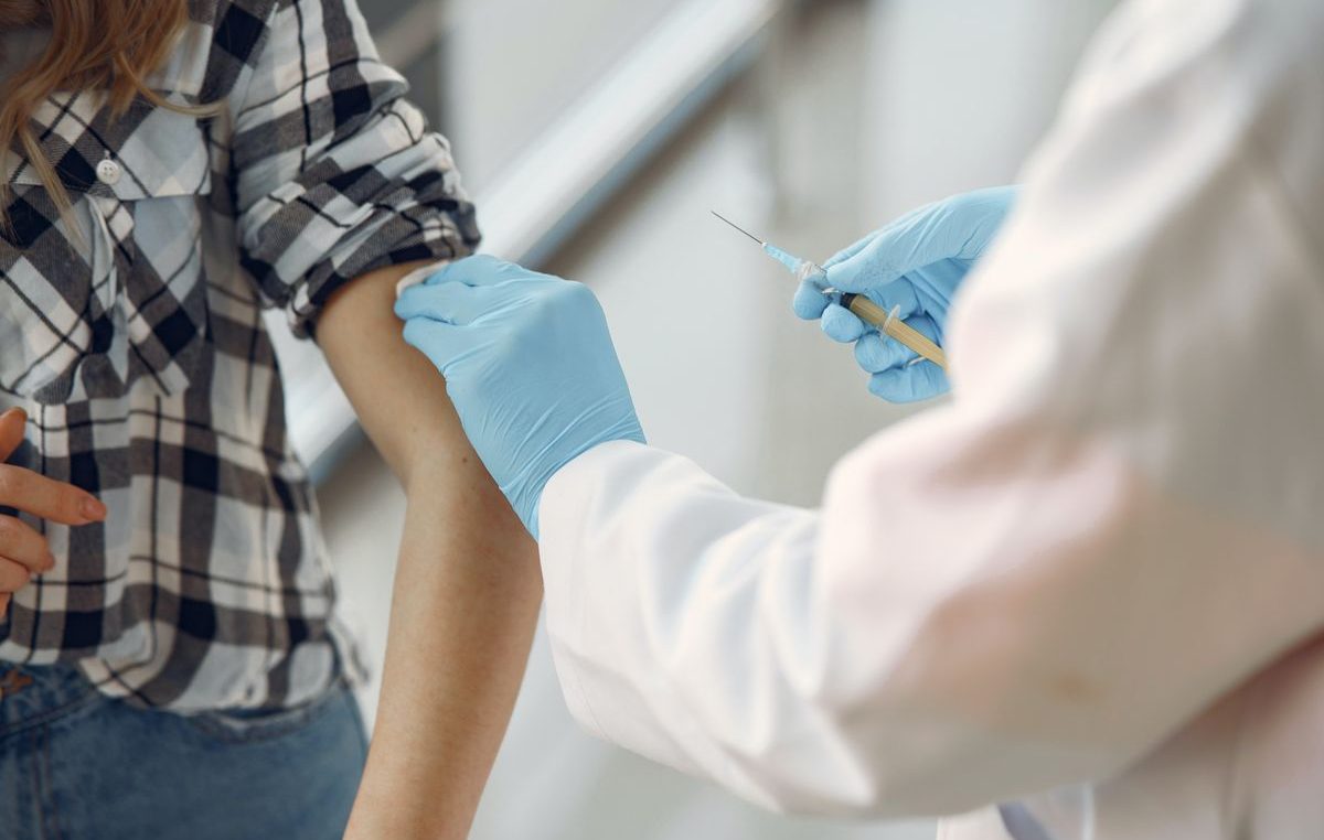 Sljedeći tjedan procjepljivanje kroničnih bolesnika do 60 godina u PGŽ AstraZeneca cjepivom