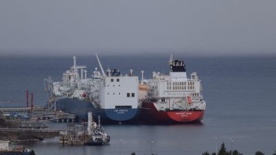 VIDEO Nesretan početak godine: U LNG Omišalj stigao prvi tanker, mještani kažu da je buka neizdrživa