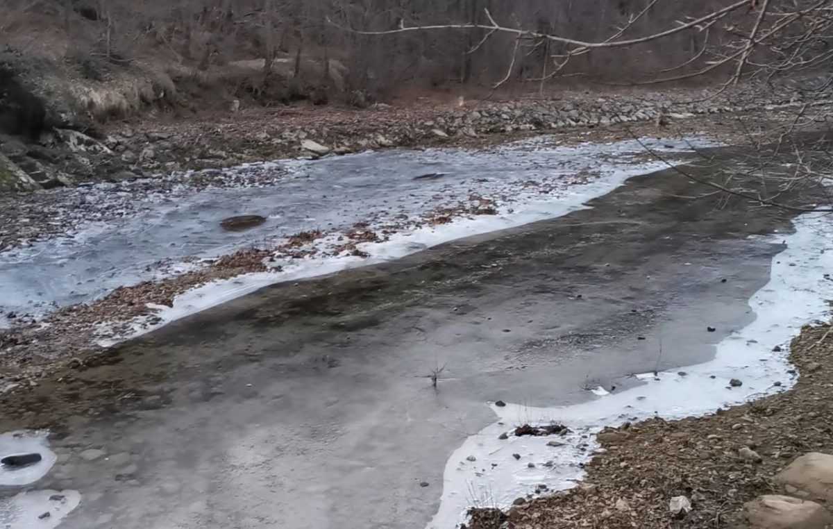 [VIDEO] Stisnula nas zima: Zaledila se Rječina kod Pašca