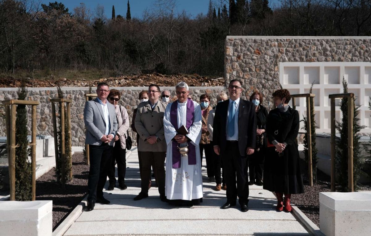 [FOTO] Predstavljena realizacija kapitalnog projekta u Kostreni : Prošireno groblje u Svetoj Luciji