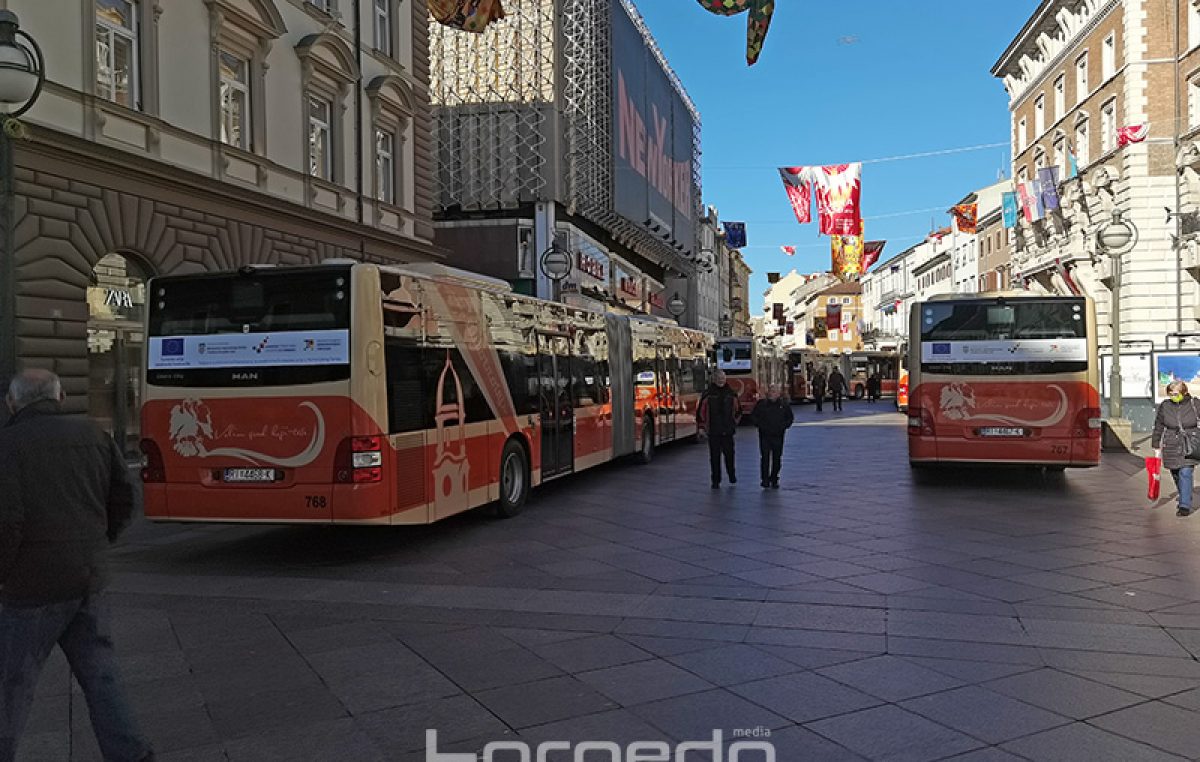 VIDEO Autotrolej na Korzu predstavio nove autobuse nabavljene putem EU projekta “Jačanje sustava javnog prijevoza”
