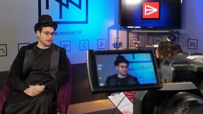 [VIDEO] Gracijan Čop u emisiji “11 manje kvarat” predstavio Crikveničke digitalne maškare