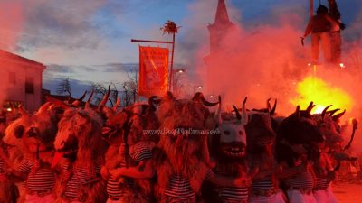 [VIDEO/FOTO] Pust ‘D. Božo’ partil je va dim, Mića Maja obećala je storit najboji ljetni karneval na Kvarneru