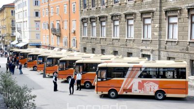 [FOTO] Predstavljeno 10 novih autobusa Autotroleja: koristit će se na gradskim i županijskim linijama koje imaju manji broj putnika