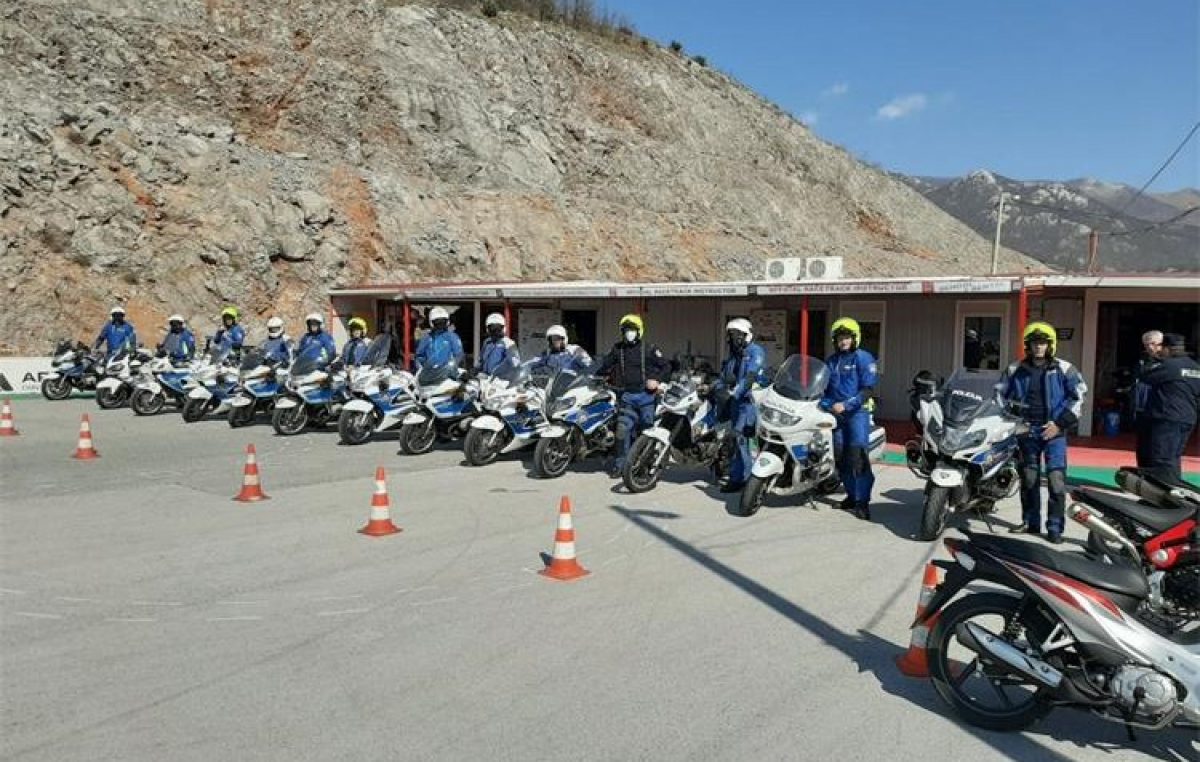 Smotra i trening vožnja policijskih službenika na motociklima održane na Grobniku