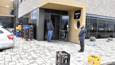 Stečajna rasprodaja: Pola sata u redu za jeftinije Kaltenberg pivo na Kukuljanovu