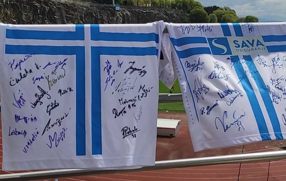 Filipović i Lukanović poklonili potpisane dresove za humanitarnu akciju Nikole Kurtija