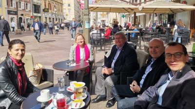 Marko Filipović i Sandra Krpan na kavi s EU parlamentarcima